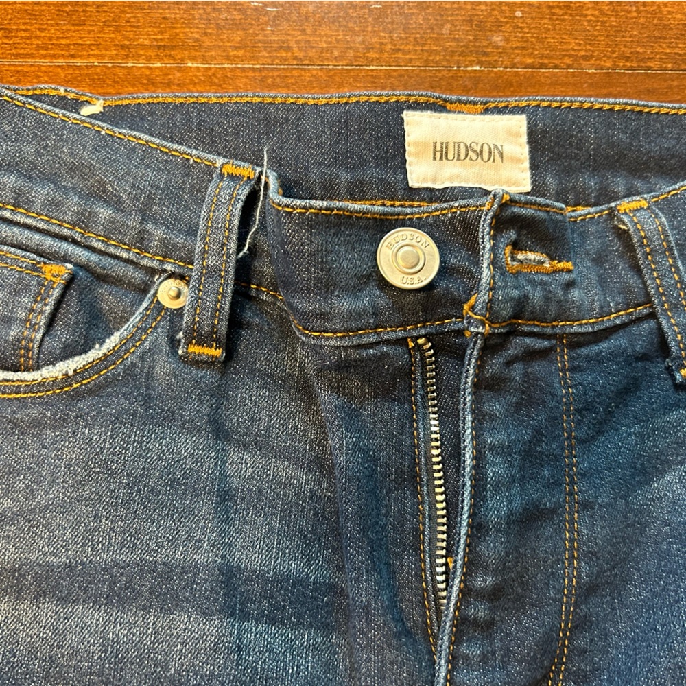 Hudson super skinny jeans dark wash size 30, slight distressing